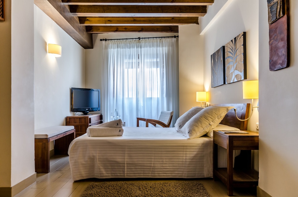 Hotel Yit Abentofail 11/50