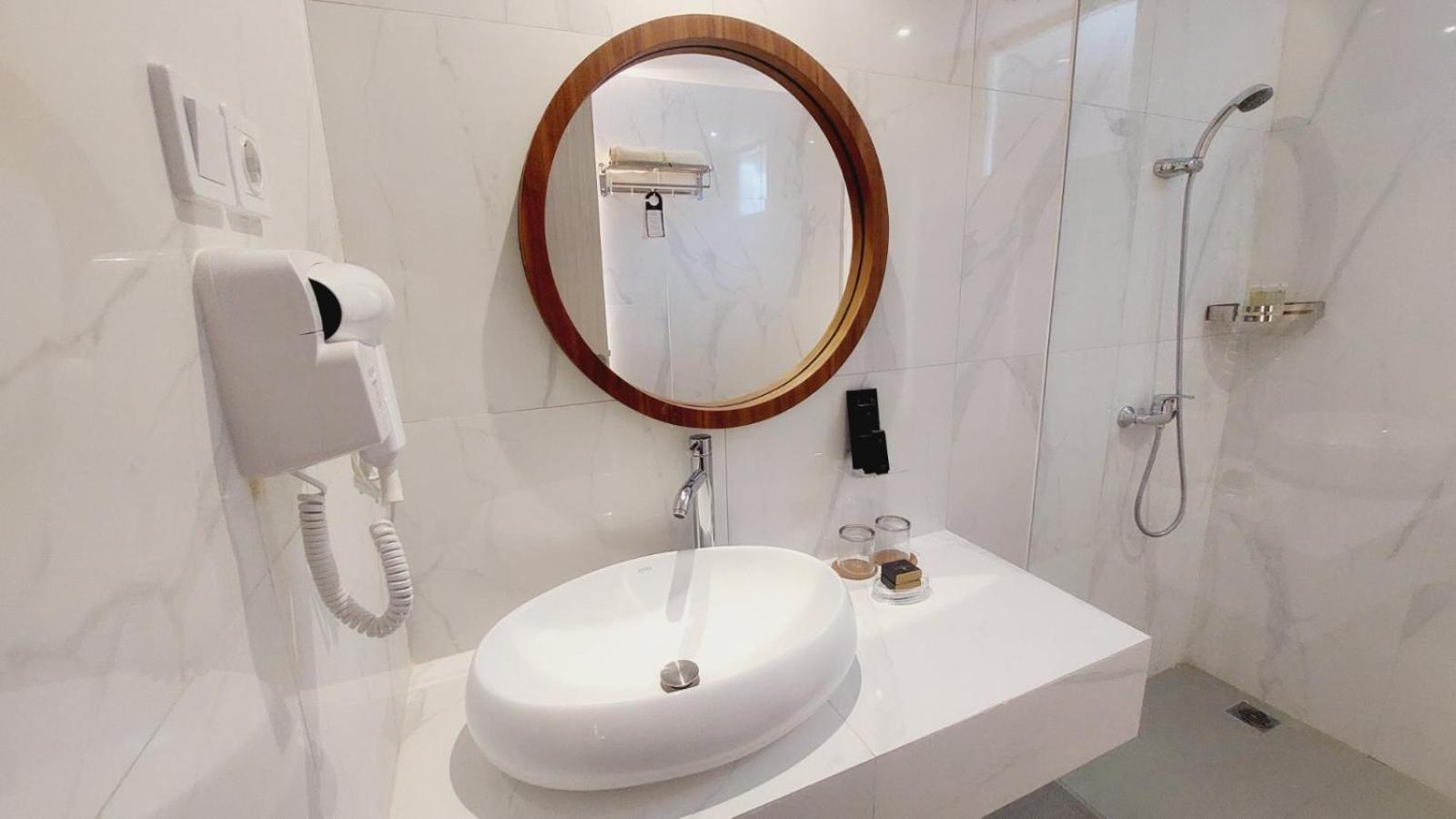 SIP Azana Hotel Jayapura 44/50