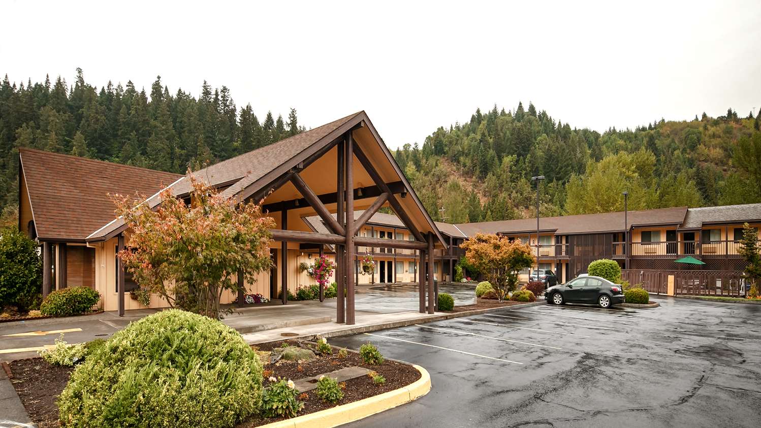 Oakridge Inn and Suites 8/9