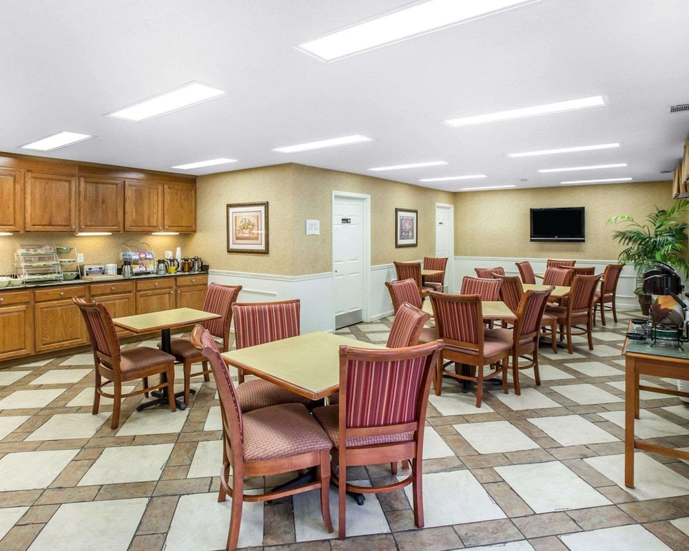 Quality Inn Carrollton Medical Center 29/38