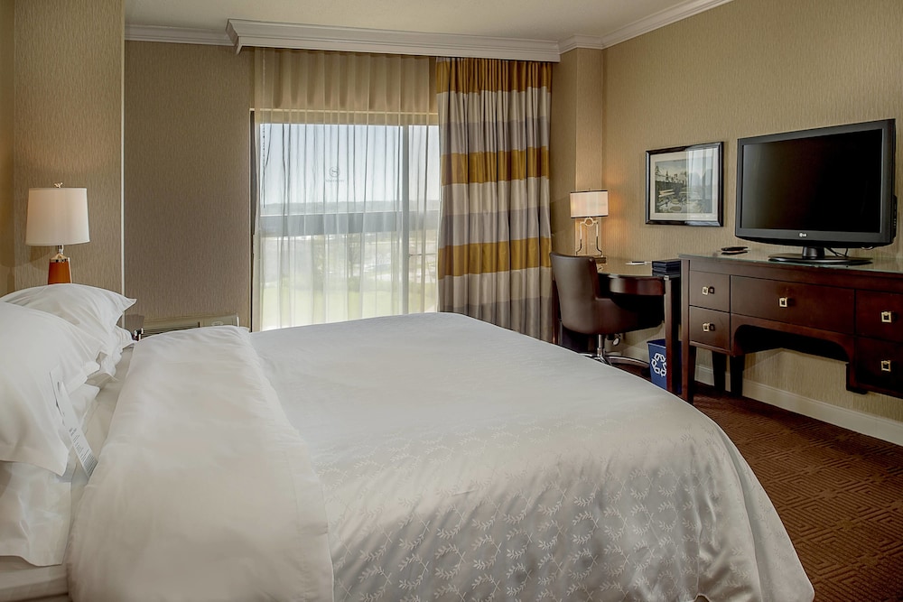 Sheraton Westport Plaza Hotel St. Louis 8/33