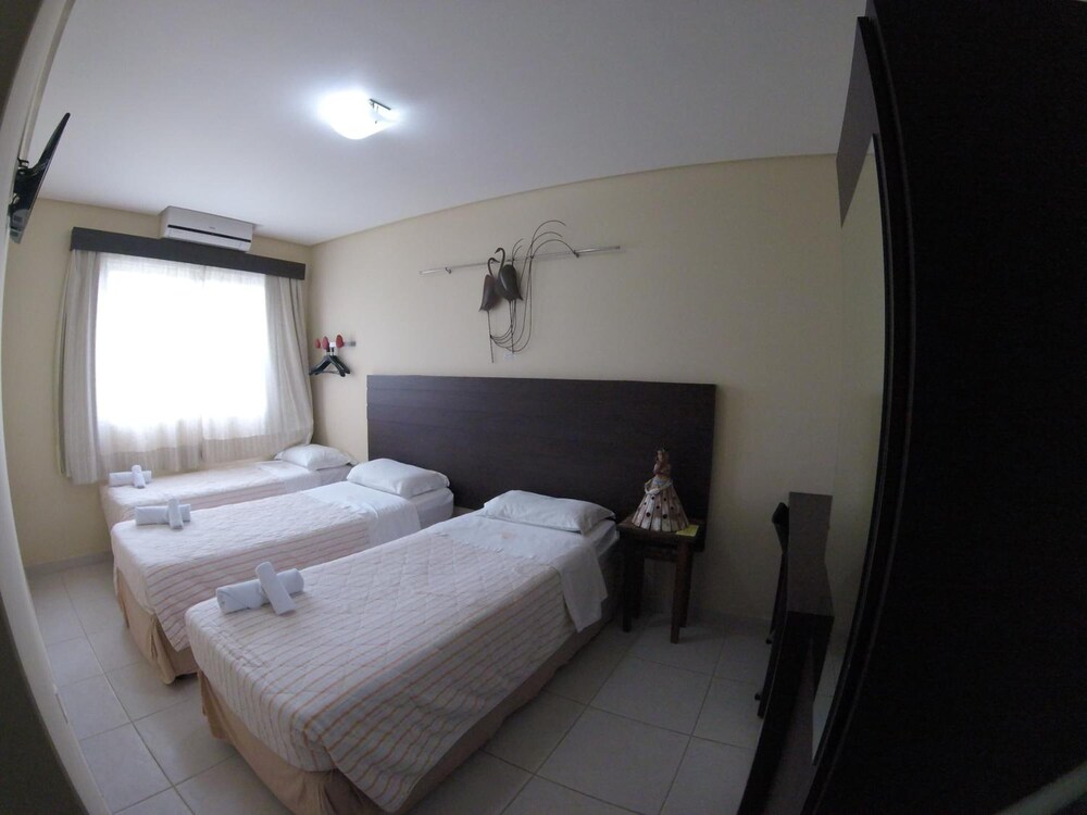 HOLA HOTEL 13/23