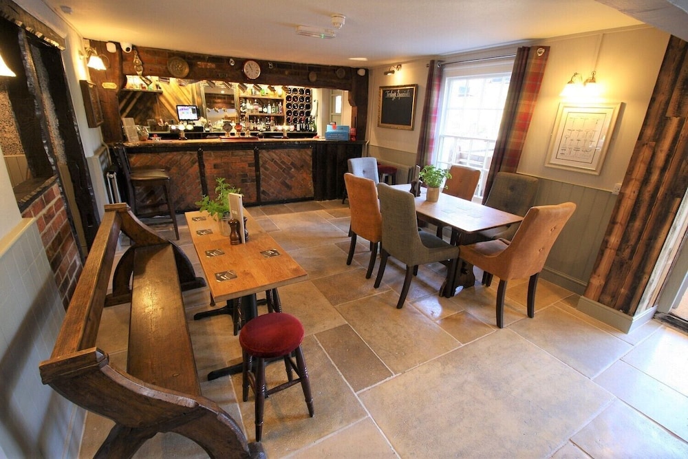 The Carpenters Arms 30/45