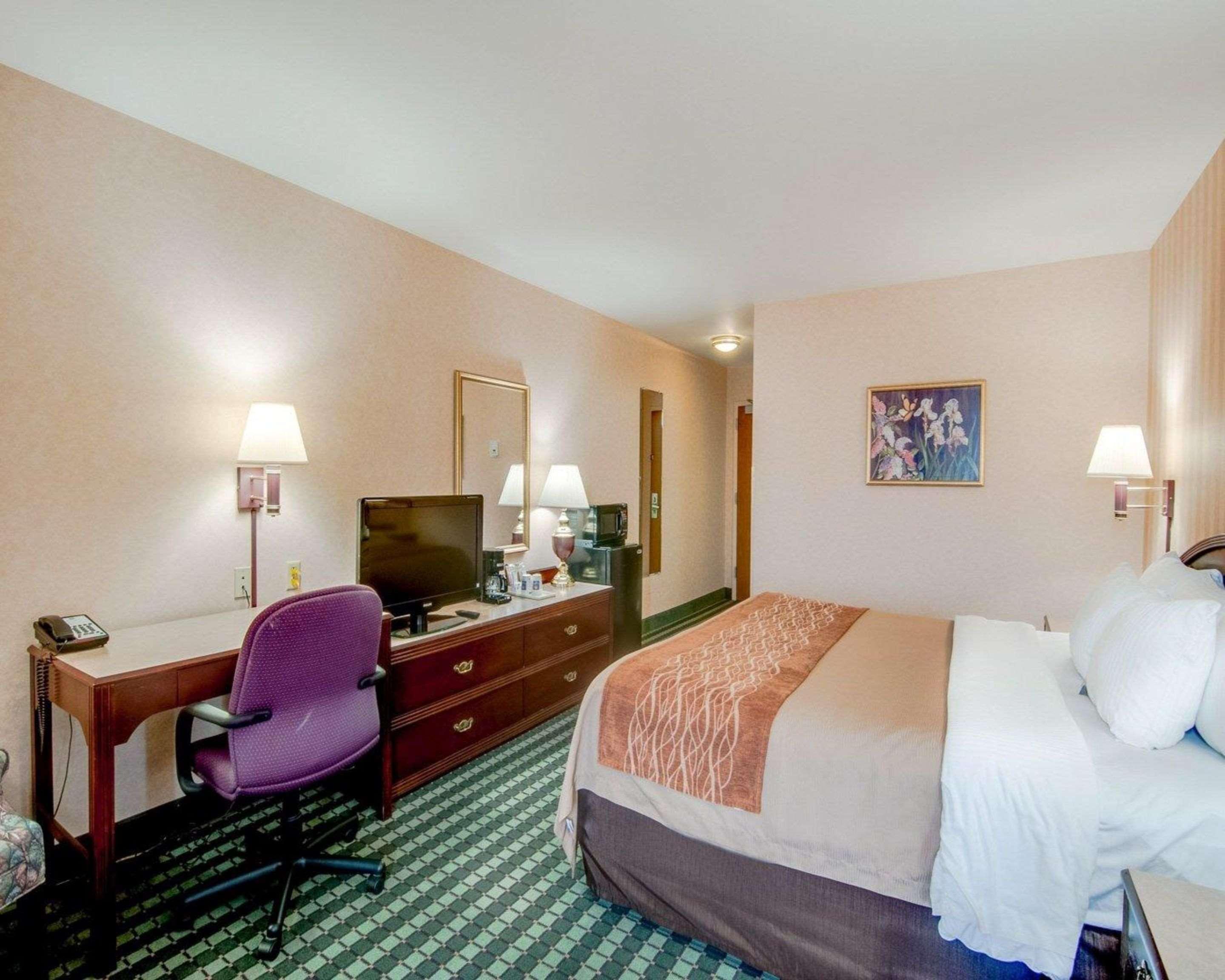 ROOM, KING BED, ACCESSIBLE