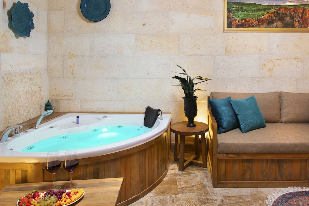 Ayazma Cave Hotel 25/50