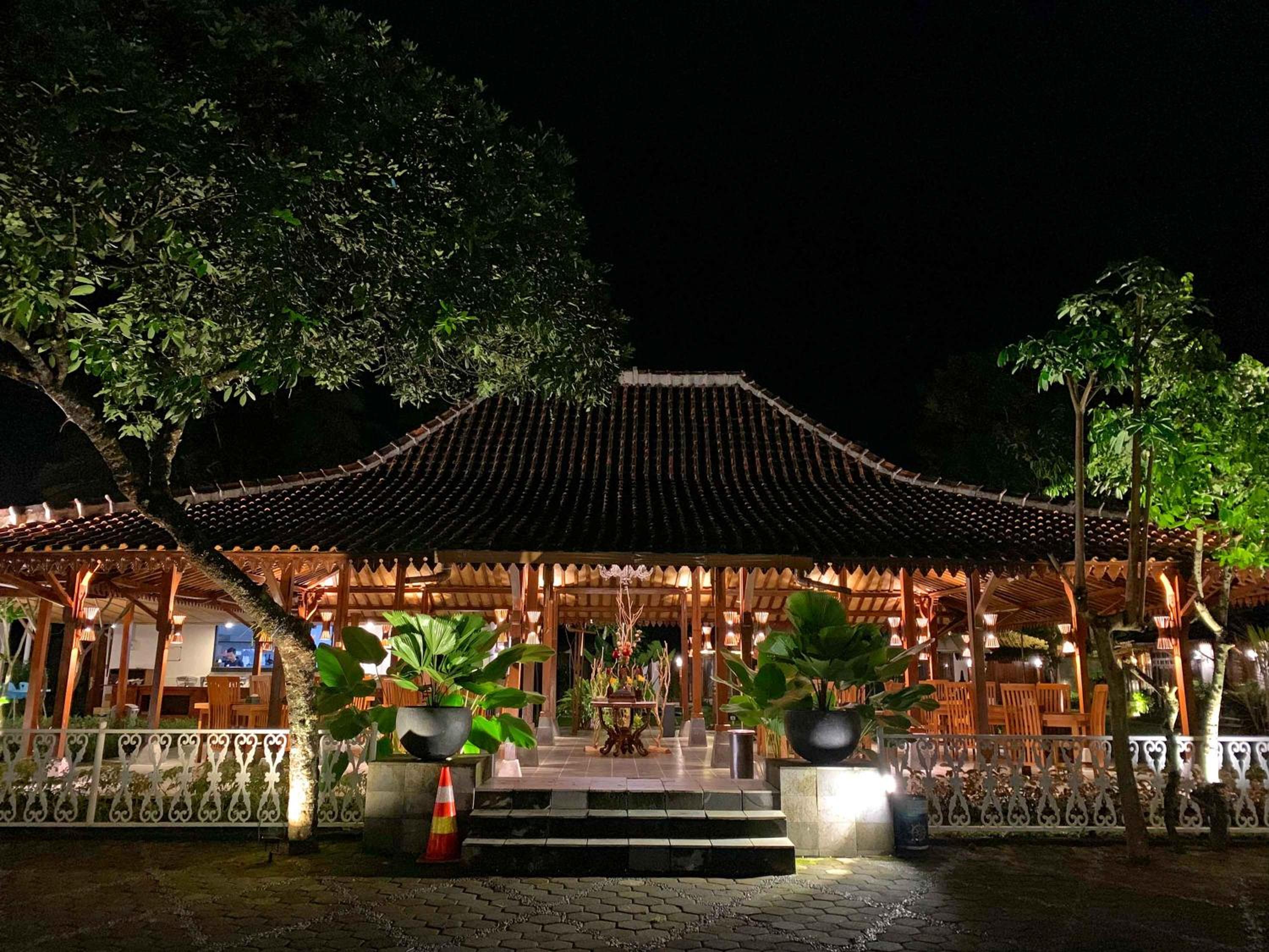 The Nalaya Hotel & Resto 4/49