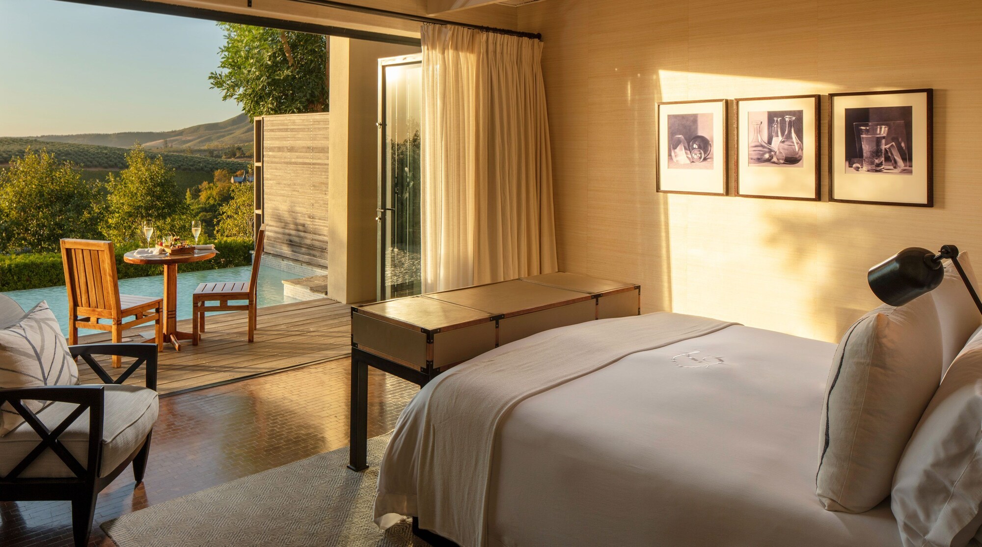 Luxury, Lodge