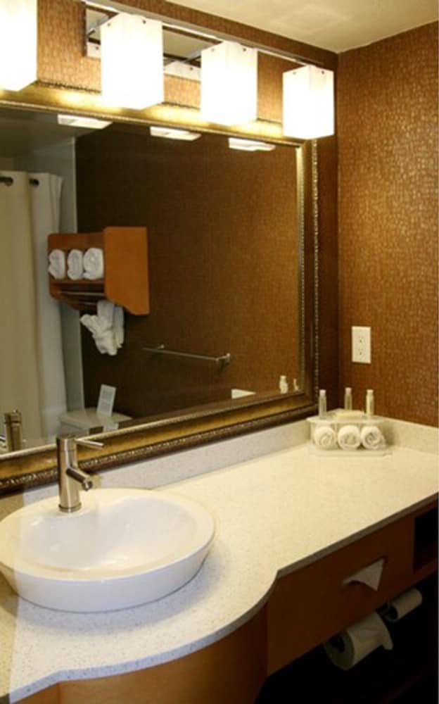 Holiday Inn Express Monterey Cannery Row 29/66