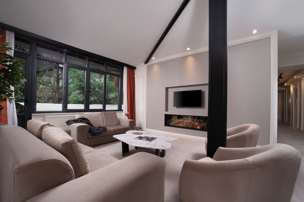 Walton Gardens Pera 38/62