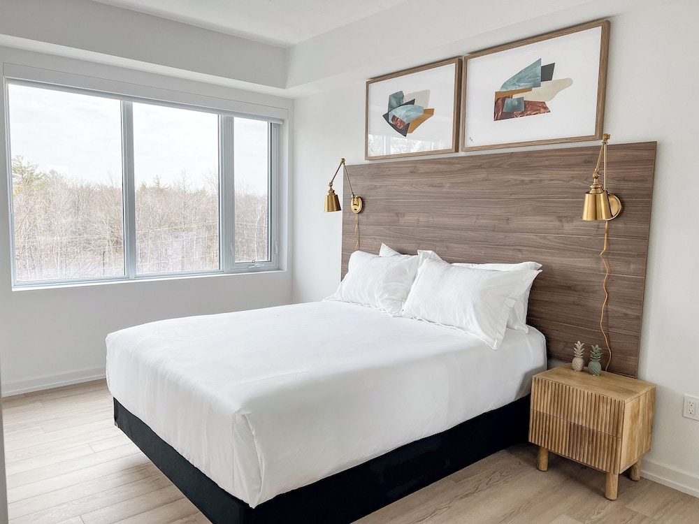 1 Bedroom, Suite, Queen Bed, Resort View