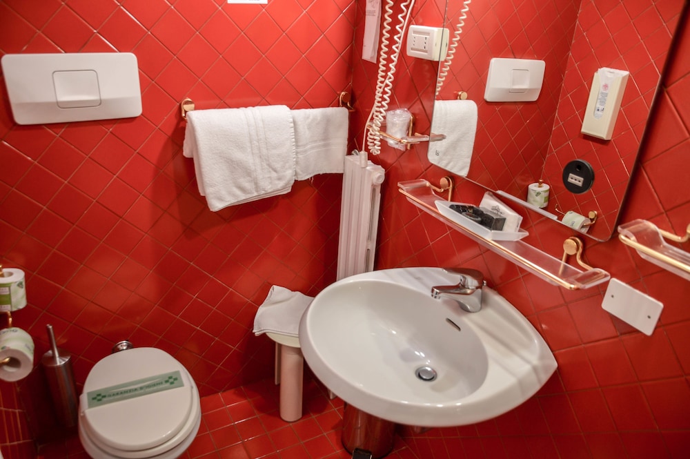 Le Boulevard Hotel 38/39