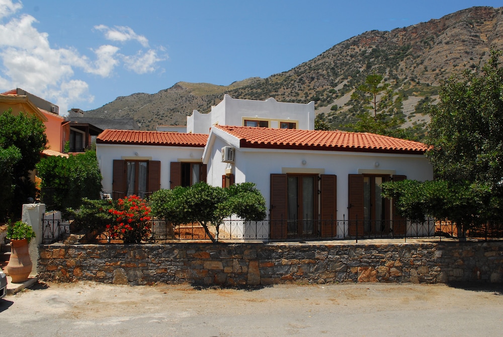 Athina Villas 1/56