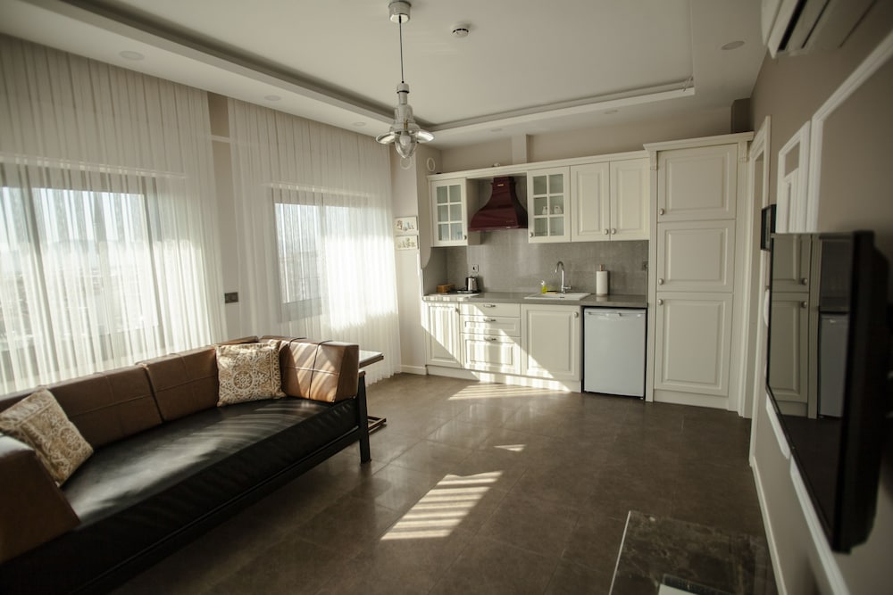 Lion Park Suits & Residence 26/40