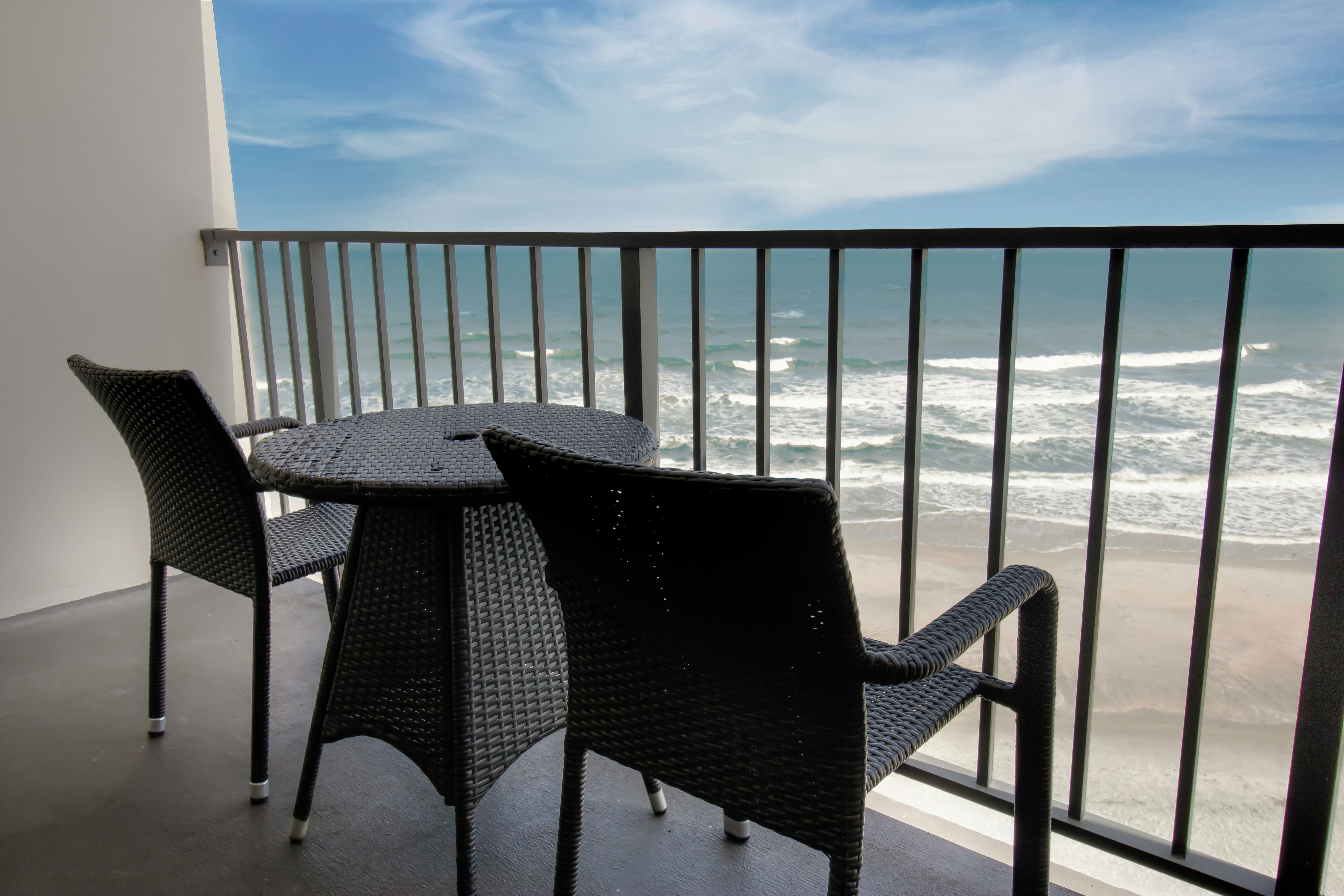 The Oceanfront Litchfield Inn 67/75
