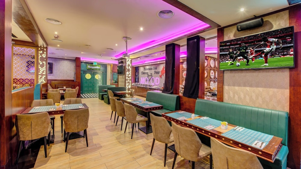restaurant cafeteria