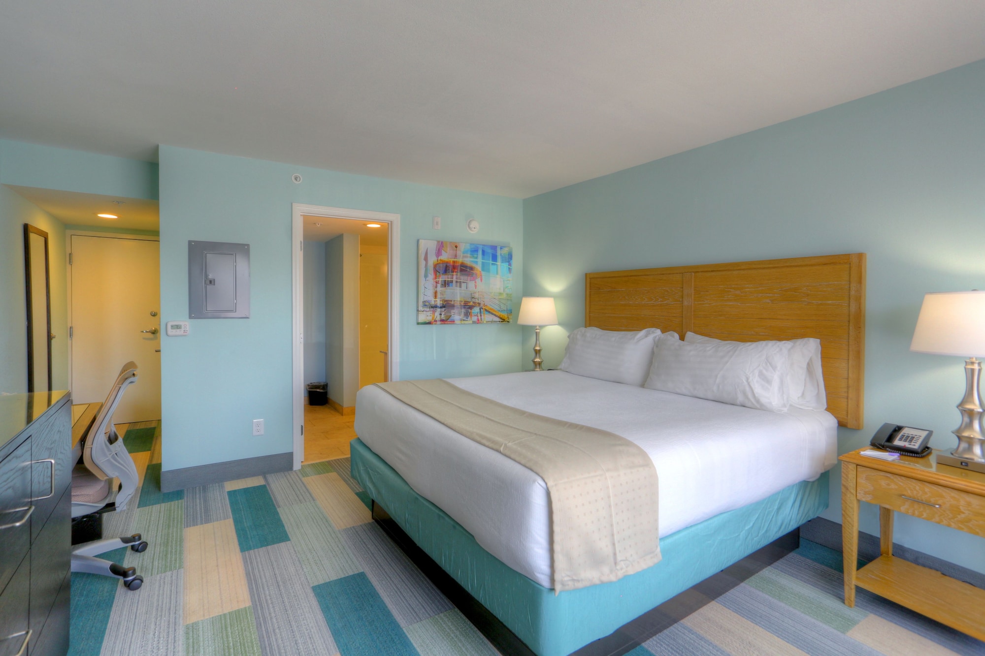 Standard, King Bed, Island View