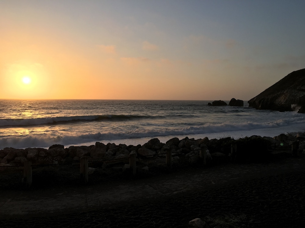 Pacifica Lighthouse Hotel Trademark Collection by Wyndham 27/36
