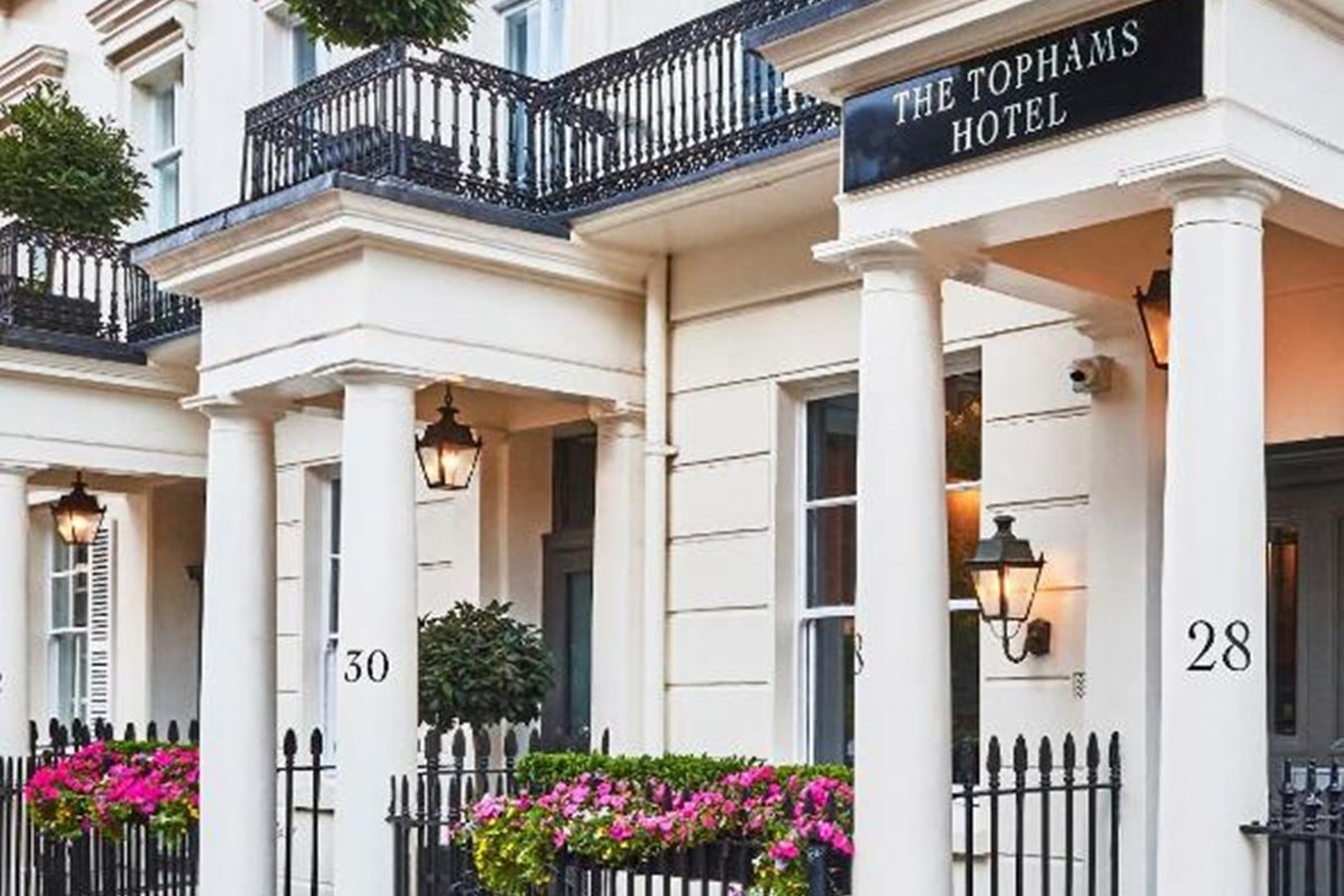 Tophams Hotel 6/77