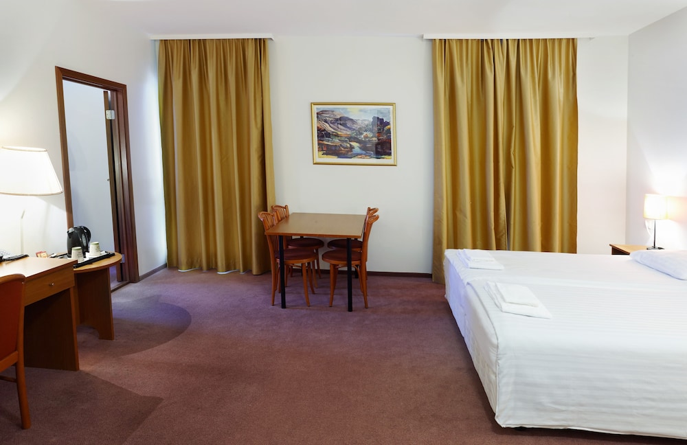 Fosshotel Baron 10/50