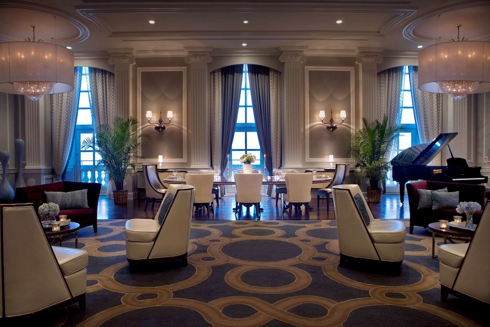 Hilton Chicago 70/86