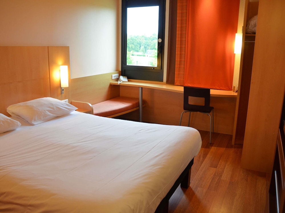 Ibis Guingamp - Coeur De Bretagne 25/63
