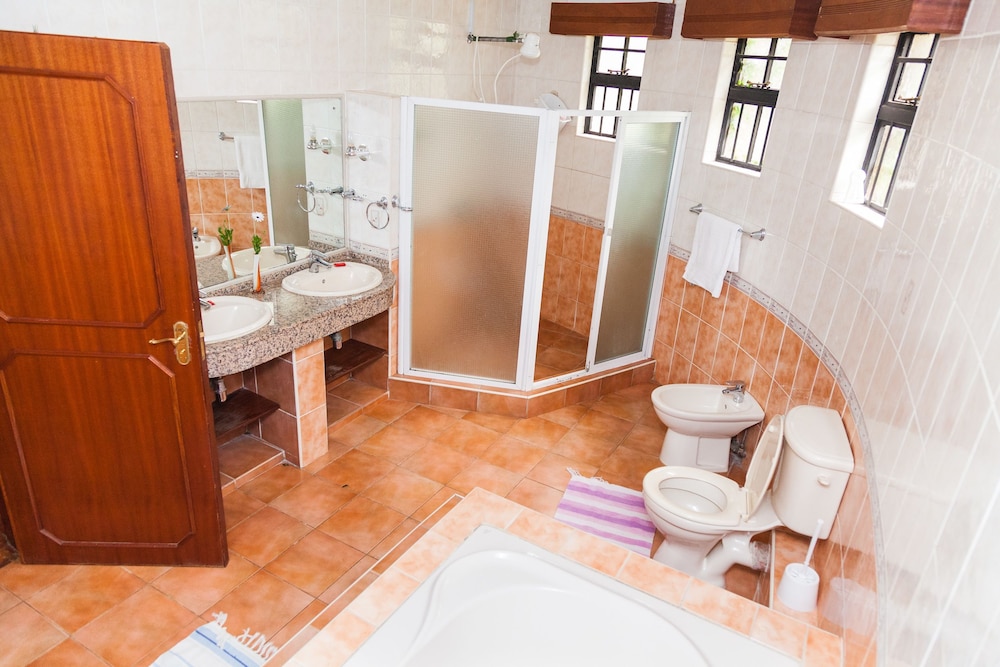 Hope Gardens Guest House 27/29