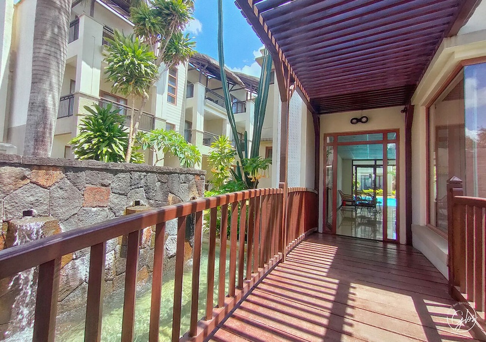 Grand Bay Suites 13/65
