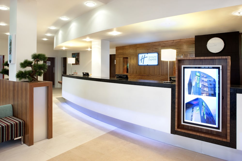 Holiday Inn Express Tamworth 11/58