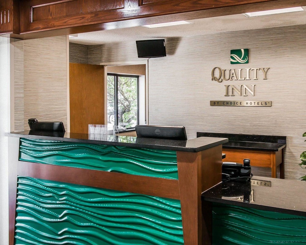 Quality Inn & Suites Warren - Detroit 12/43