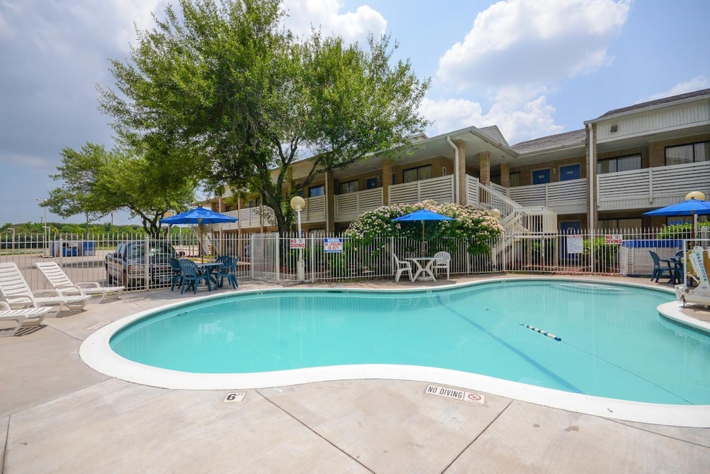Motel6 Baytown, TX - Baytown East in BAYTOWN - TX