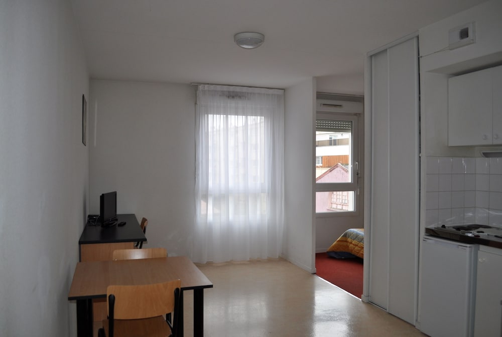 KOSY Appart'Hotels - La Maison Des Chercheurs 12/43
