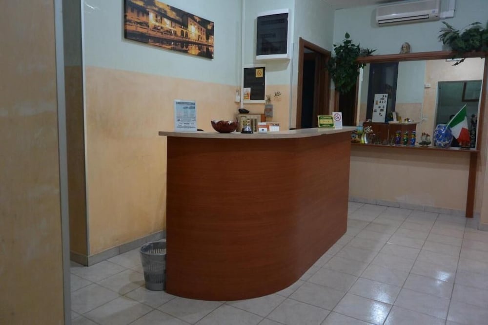 Hotel Mercurio 3/27