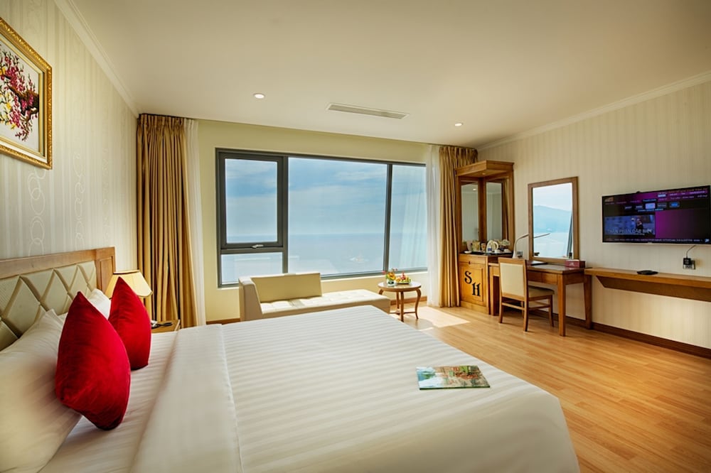 Serene Beach Hotel Danang 24/69