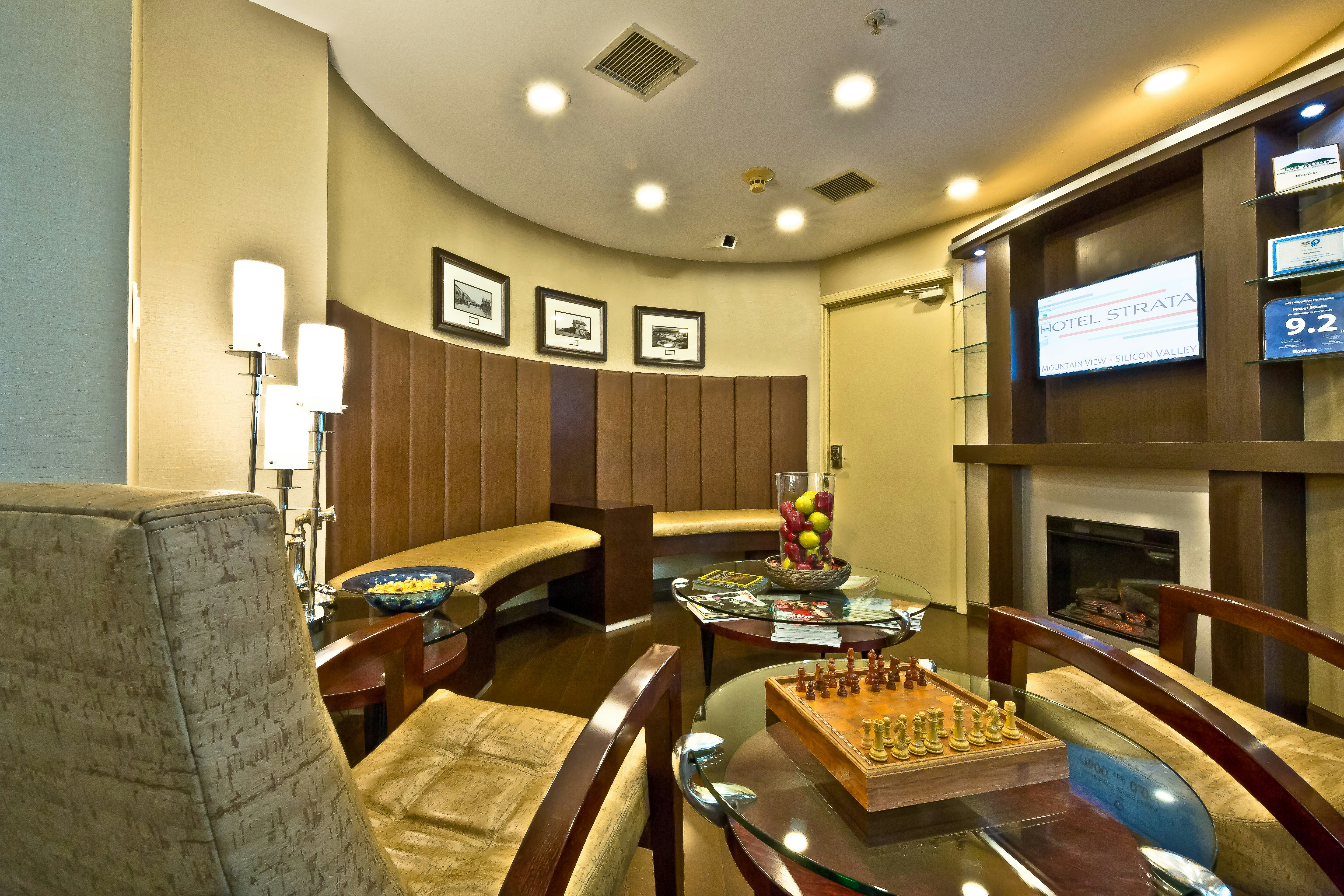 Hotel Strata 16/23