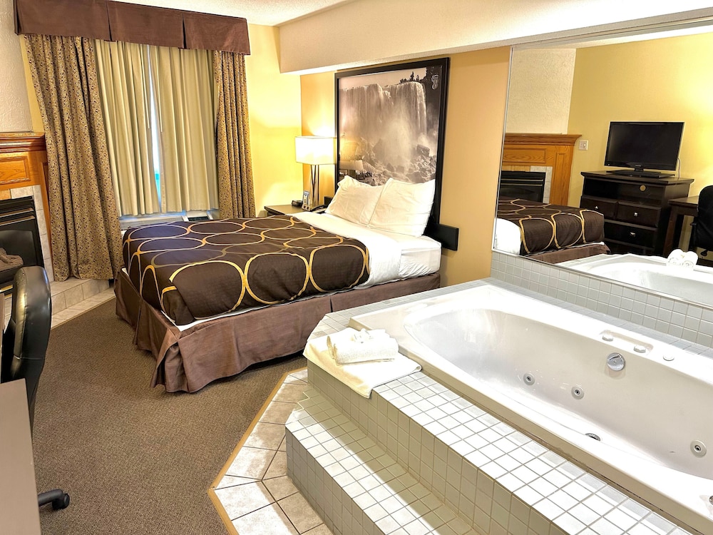 Super 8 By Wyndham Niagara Falls By The Falls 21/39
