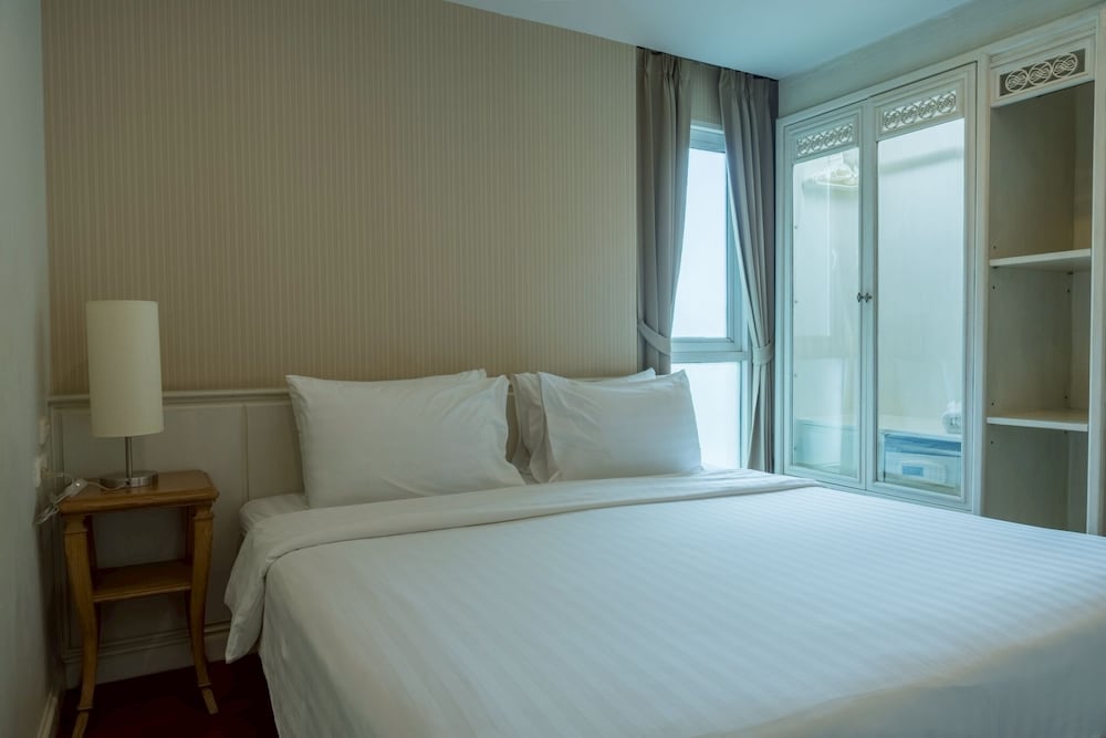 Sabai Sathorn Serviced Apartment 17/50