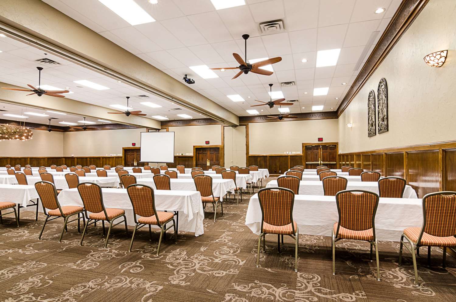 Clarion Inn Garden City, KS 54/60