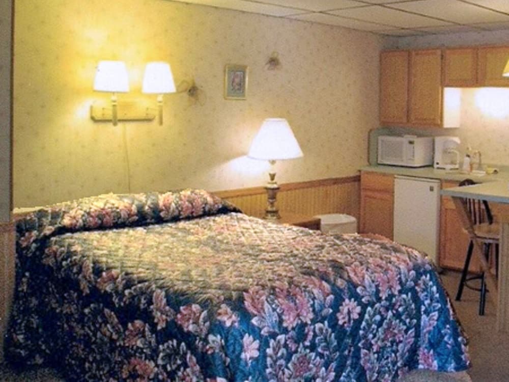 Allyndale Motel 4/13