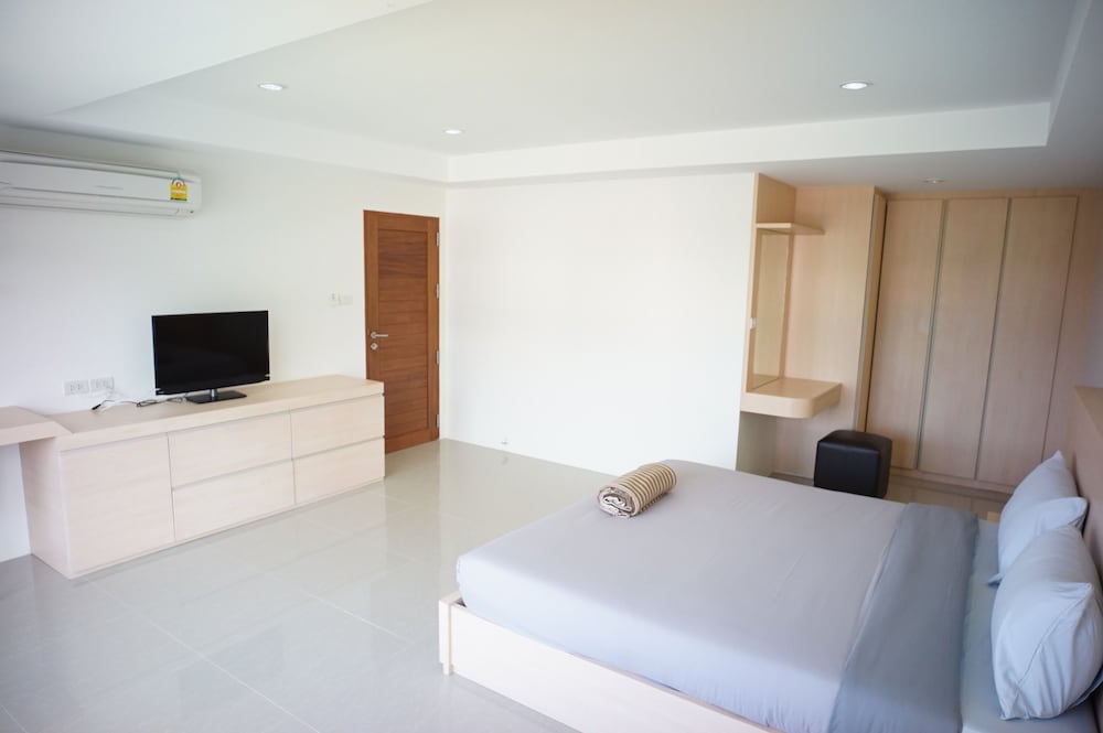 The Precious Apartment 24/66
