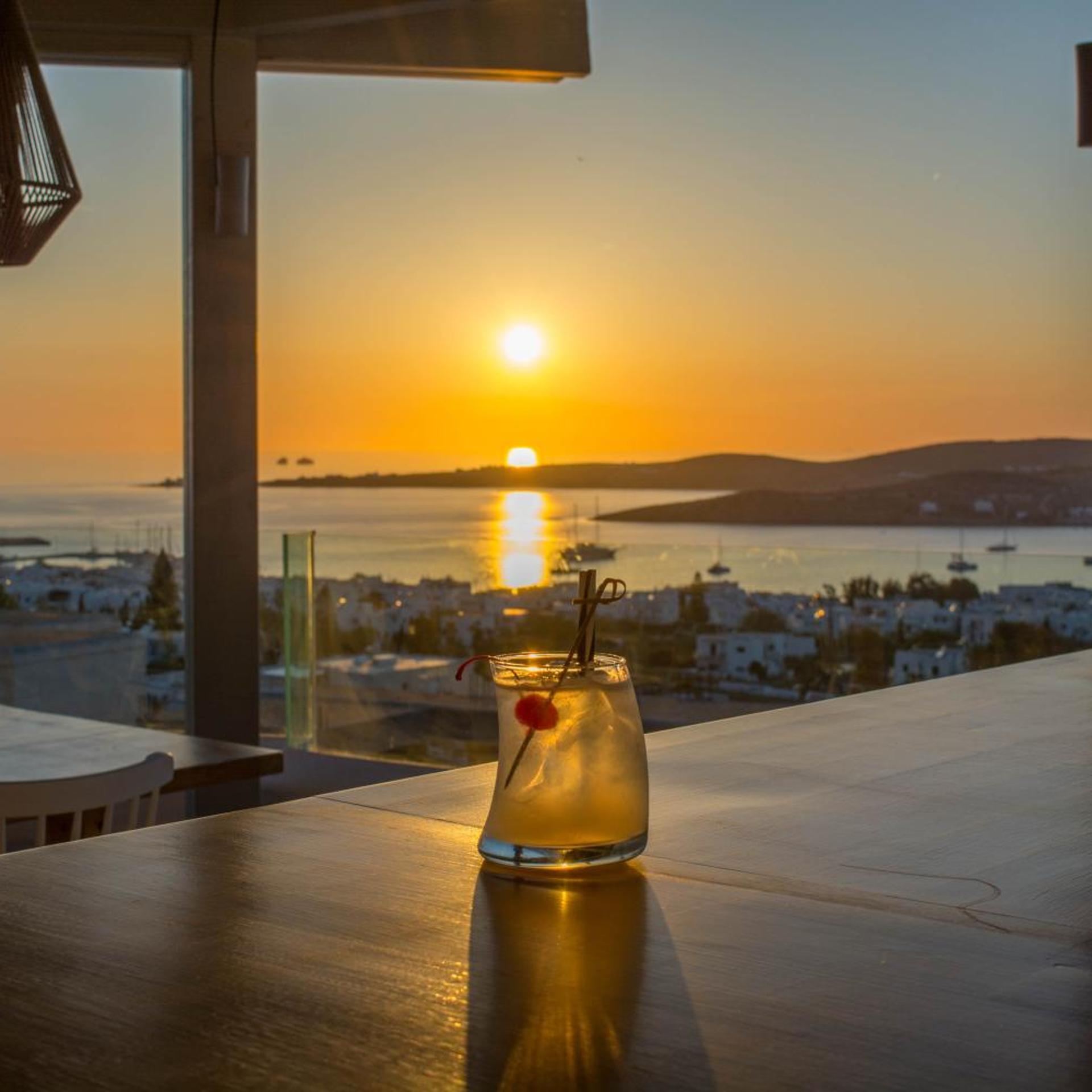 Sunset View Hotel &amp; Apartments 70/100