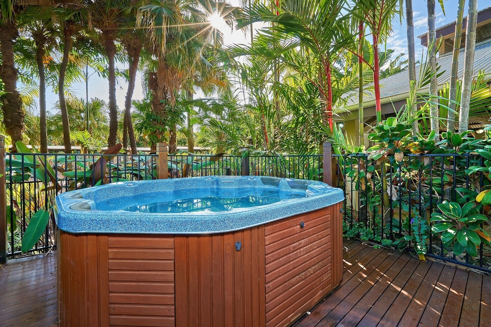 Trinity Beach Club Holiday Apartments 14/27