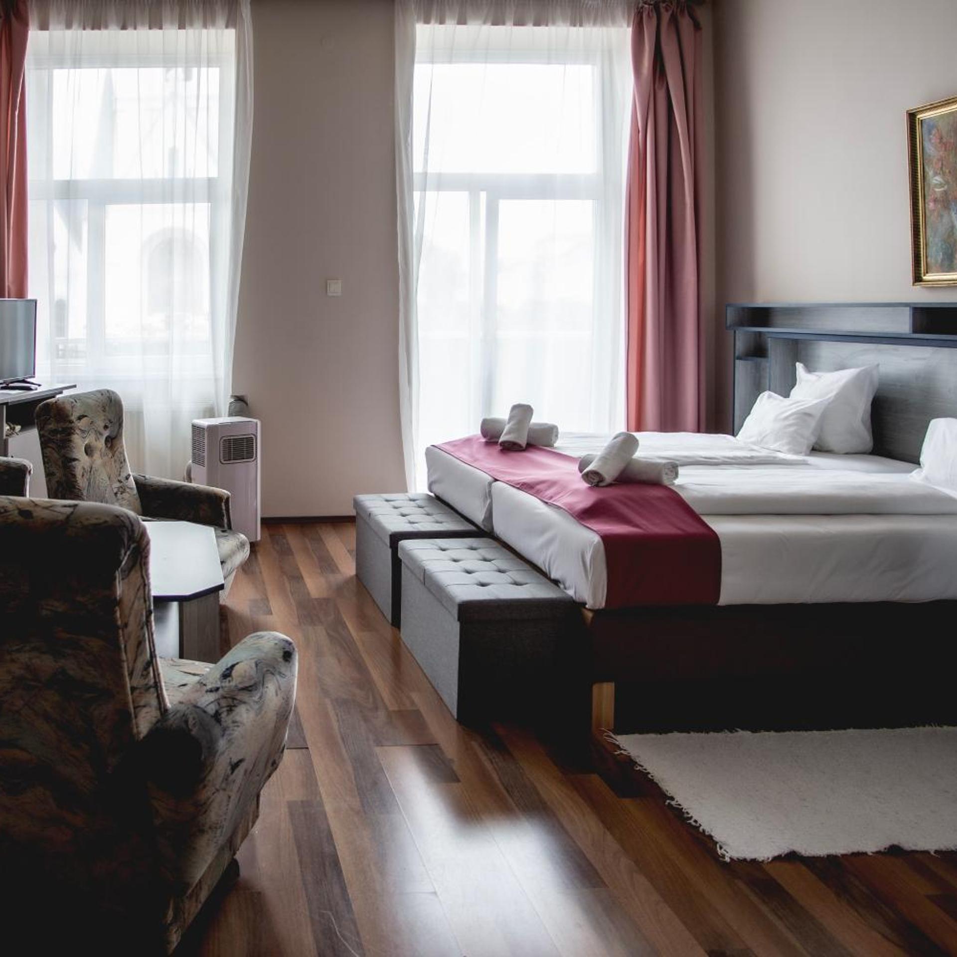 Hotel Kapos 13/50