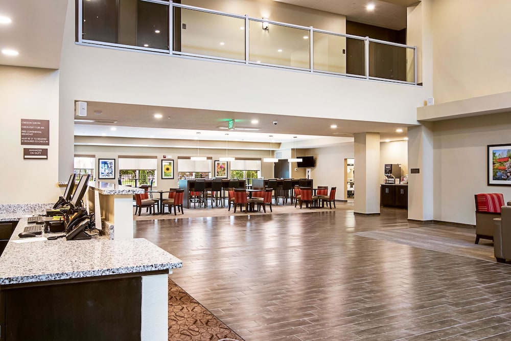 Comfort Suites Wooster near University Campus 9/54