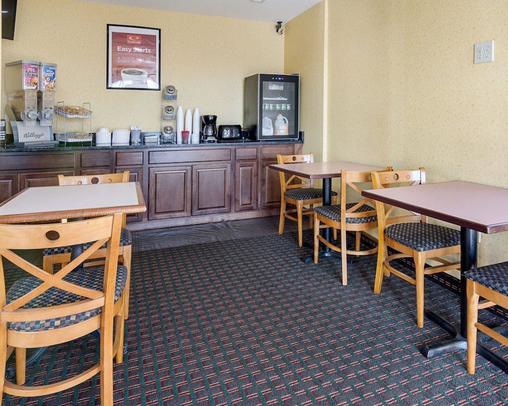 Econo Lodge Fredericksburg Near I-95 36/44
