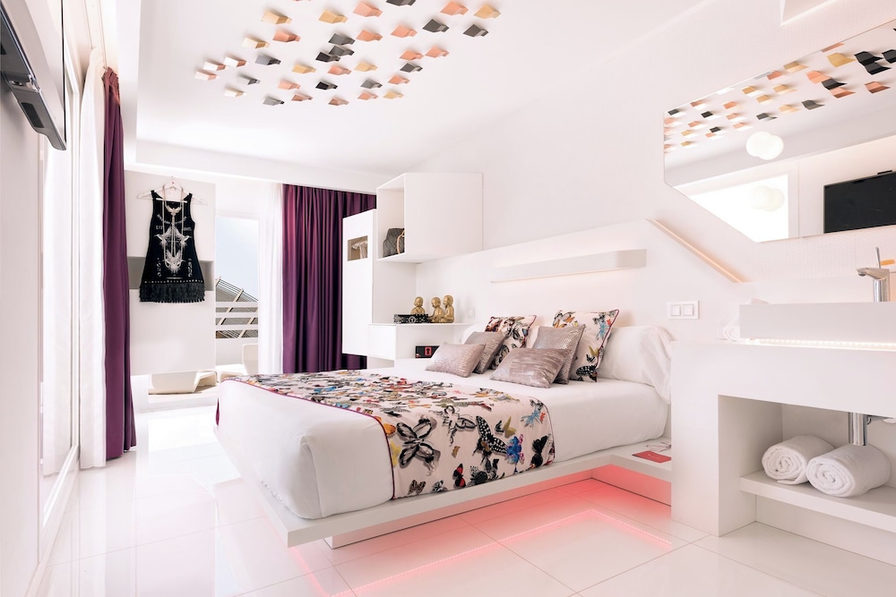 Backstage, Suite, King Bed