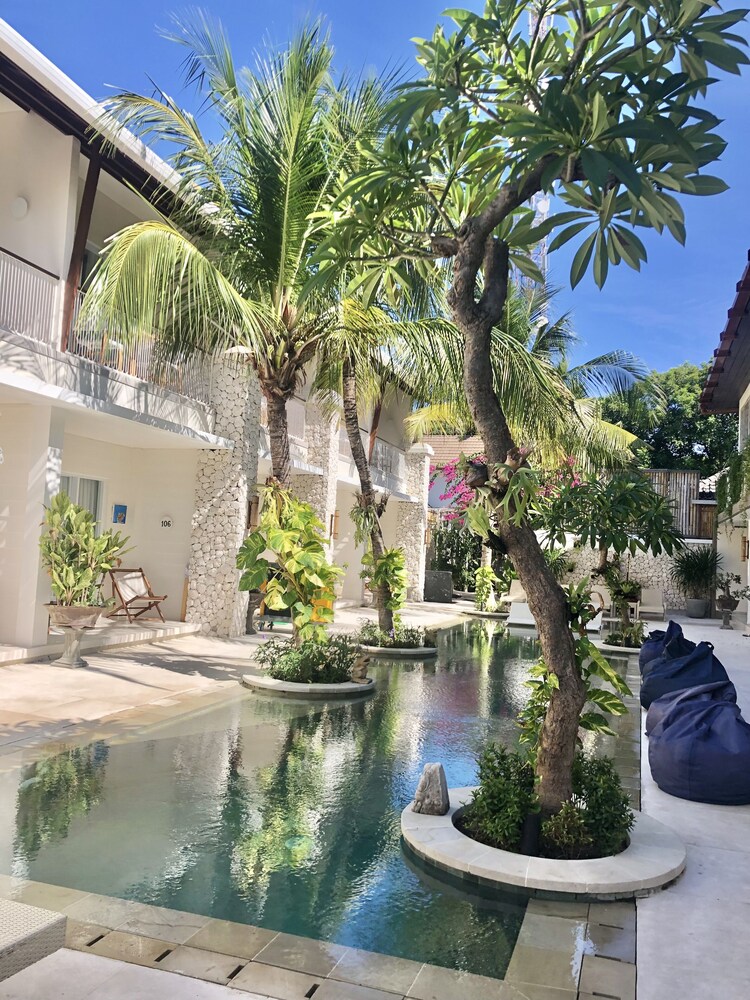 The Beach House Resort 64/70