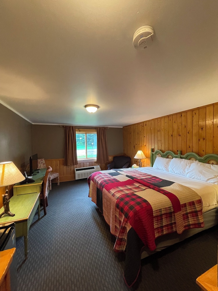 Deluxe, King Bed