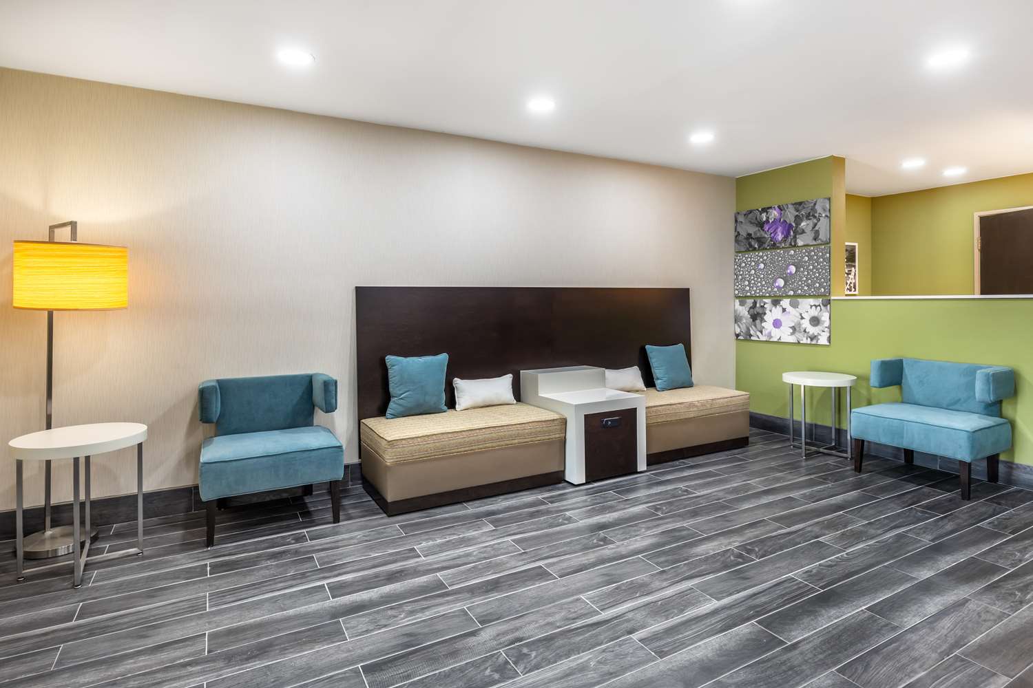 Sleep Inn & Suites Salina I-135 21/26