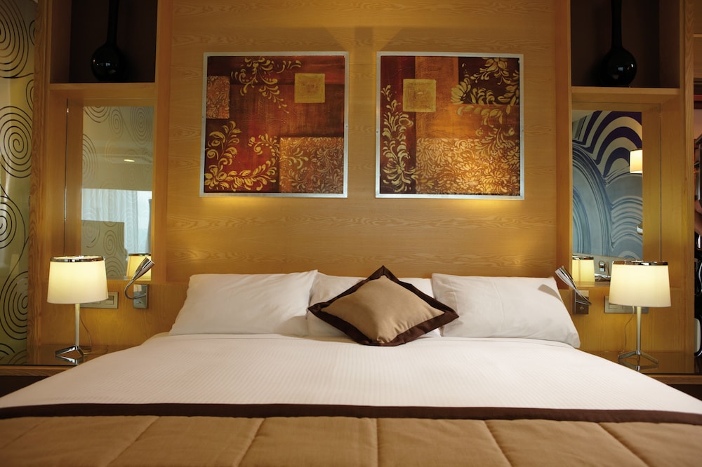 Senior, Suite, King Bed