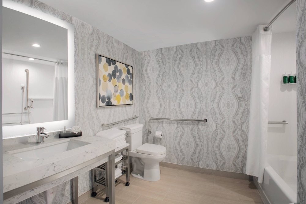Courtyard By Marriott Miami Aventura Mall 50/50